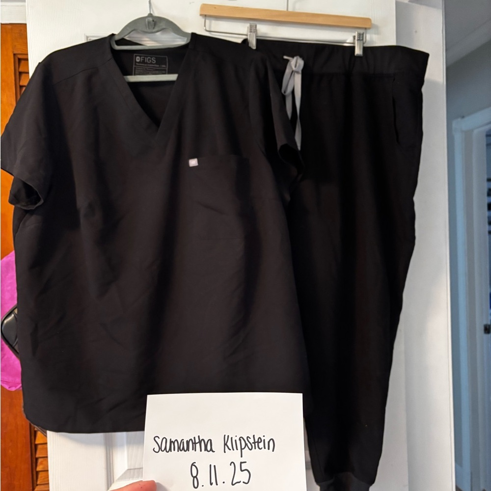 FIGS Black Zamora Jogger 5XP